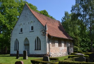 The gable of the church from the 14th century was renewed in 1825. // © Lutz Werner The gable of the church from the 14th century was renewed in 1825. // © Lutz Werner