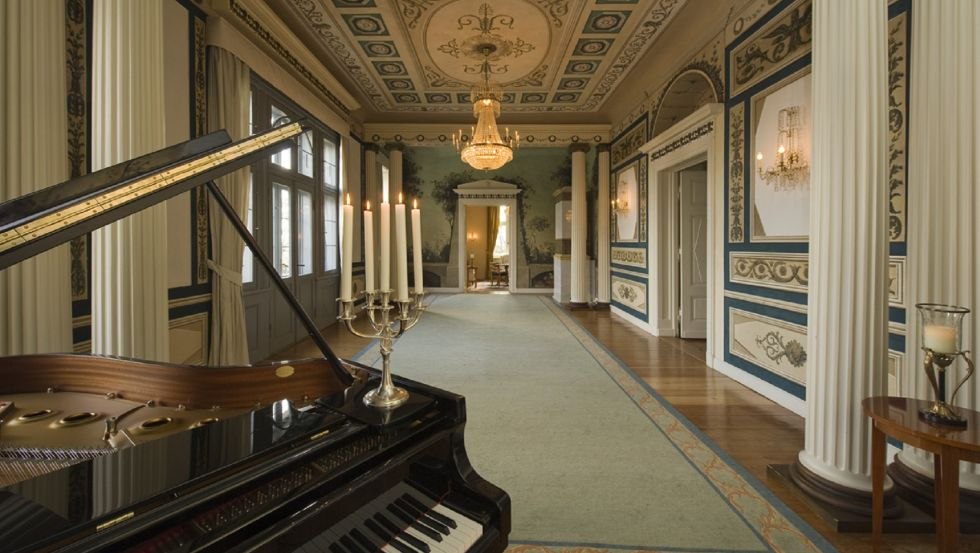 Schinkel Hall zachwyca swoim okazałym wystrojem z najlepszymi ręcznie malowanymi gobelinami i błyszczącymi żyrandolami, © Schlosshotel Burg Schlitz/Petra Stüning Photografie