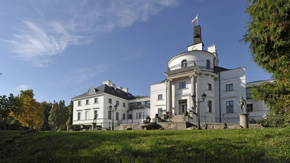 Midden in een landschapspark van meer dan 100 hectare ligt het Schlosshotel Burg Schlitz // © Schlosshotel Burg Schlitz/Petra Stüning Photografie Midden in een landschapspark van meer dan 100 hectare ligt het Schlosshotel Burg Schlitz // © Schlosshotel Burg Schlitz/Petra Stüning Photografie