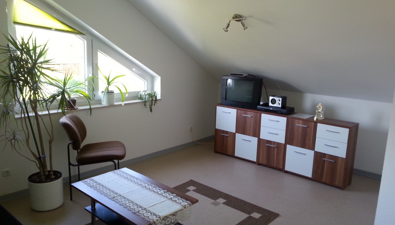 Apartment upstairs shower, grill, stove, coffee maker, microwave,kettle, toaster etc., © Ferienwohnung Obergeschoss
