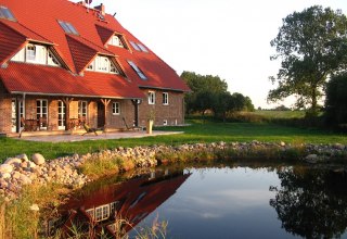Großer Garten mit Teich // © Manja Behrend Großer Garten mit Teich // © Manja Behrend