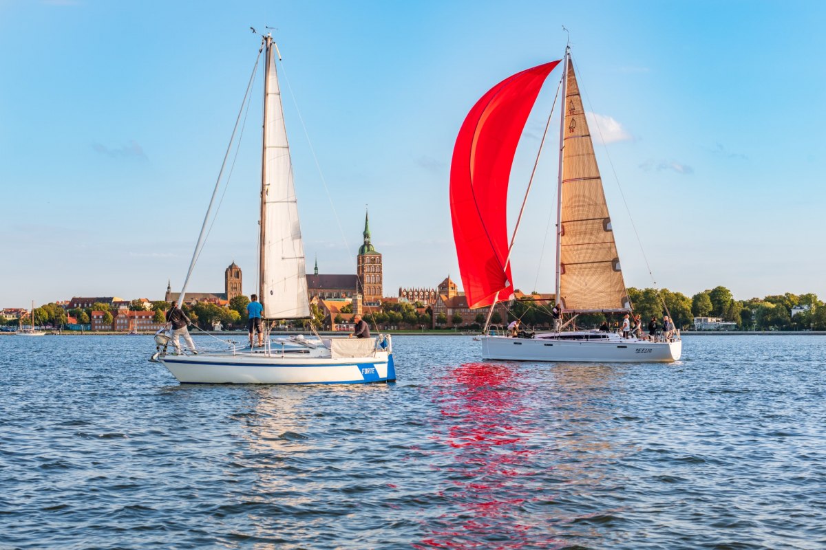 Sailing in front of the Hanseatic City Stralsund_17 __ Sailing in front of the Hanseatic City Stralsund_17 (1), &copy; TMV / Tiemann
