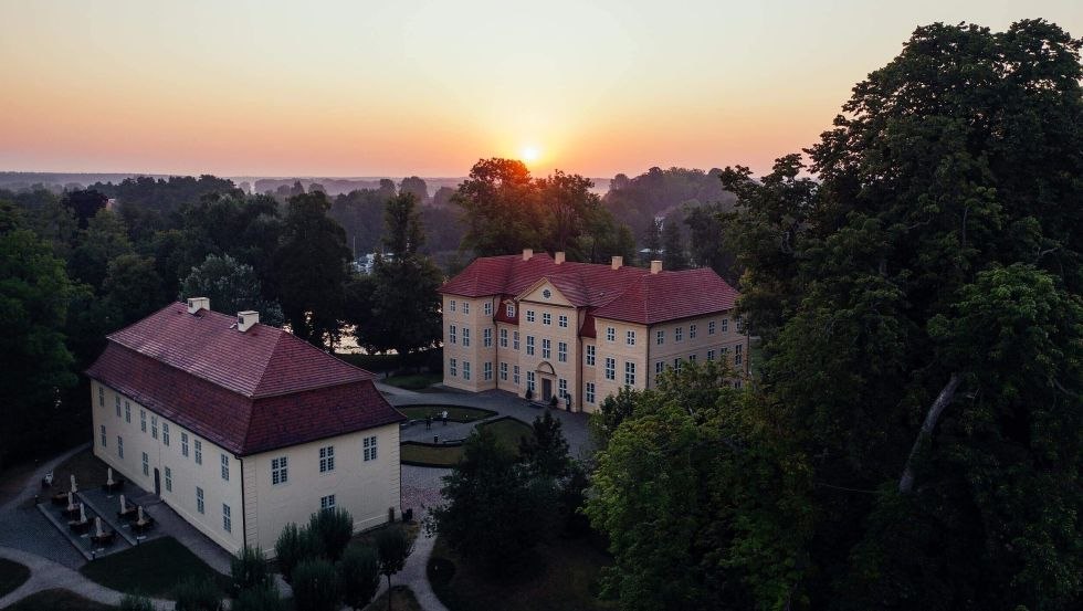 Mirow Castle in de ondergaande zon biedt een bijzondere ervaring, © TMV/Gänsicke