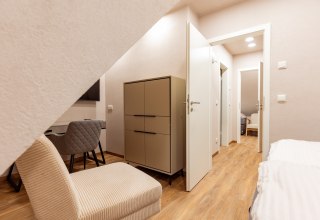 There are two comfortably furnished bedrooms on the upper floor of the Red Kite Resort. // © Red Kite Resort There are two comfortably furnished bedrooms on the upper floor of the Red Kite Resort. // © Red Kite Resort