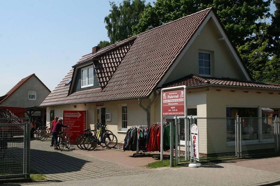 Fahrrad Kruggel w Zinnowitz (widok z zewnątrz) // © Sabrina Wittkopf-Schade Fahrrad Kruggel w Zinnowitz (widok z zewnątrz) // © Sabrina Wittkopf-Schade