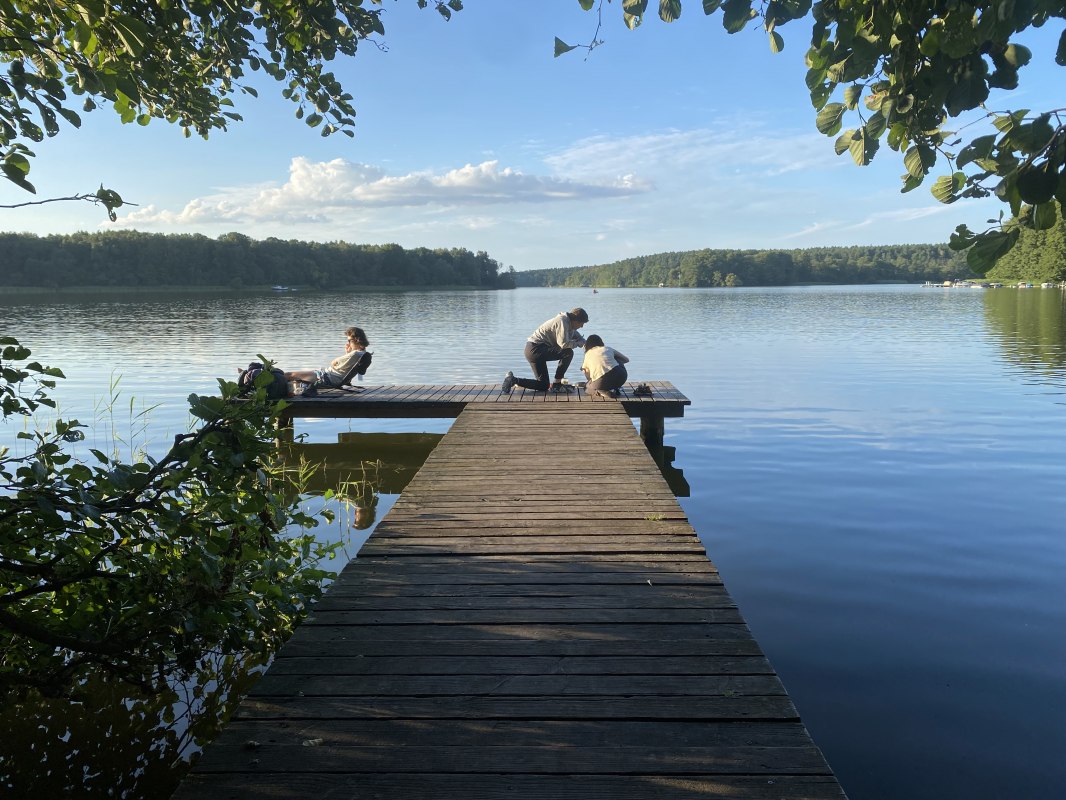 Widok na Ellbogensee z nabrzeża // © NaturCamping am Ellbogensee Widok na Ellbogensee z nabrzeża // © NaturCamping am Ellbogensee