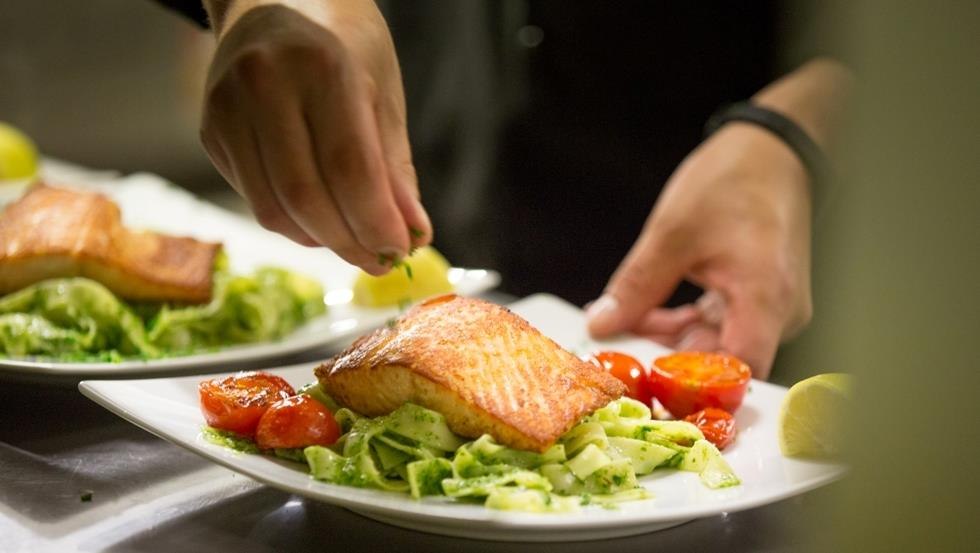 Restauracja Lukas Fisch und Mehr - Talerz łososia, © Restaurant Lukas
