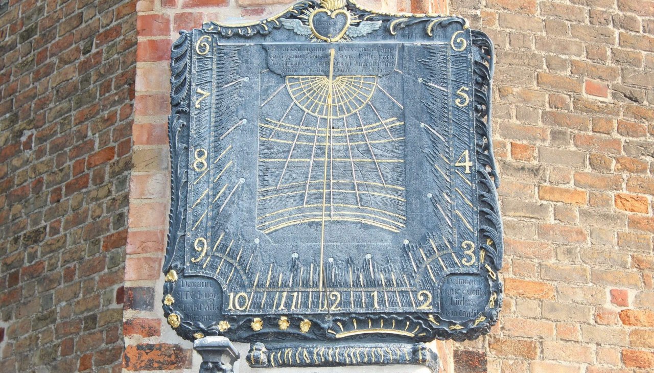 Sundial, © Rainer Boldt