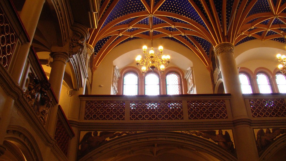 Kości&oacute;ł zamkowy w Schwerinie Szczeg&oacute;ł okien, &copy; Tourismusverband Mecklenburg-Schwerin