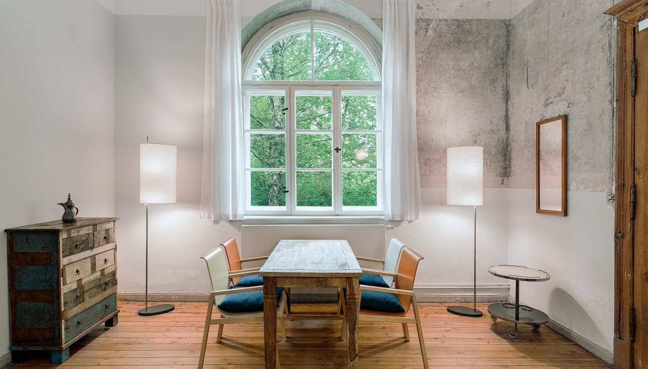 Apartament 12 w hotelu Kavaliershaus nad jeziorem Fincken, © Kavaliershaus am Finckener See / Ben Donath