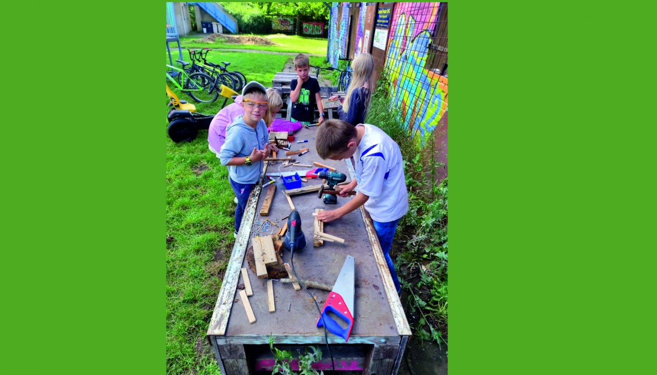 &copy; Podhorska Elke