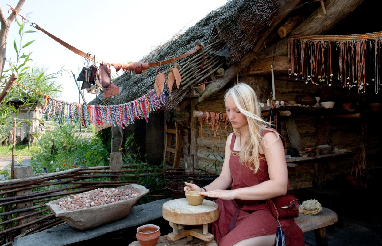 Aardewerk in het Slavische dorp aan de Uecker, © Leo Seidel Aardewerk in het Slavische dorp aan de Uecker, © Leo Seidel