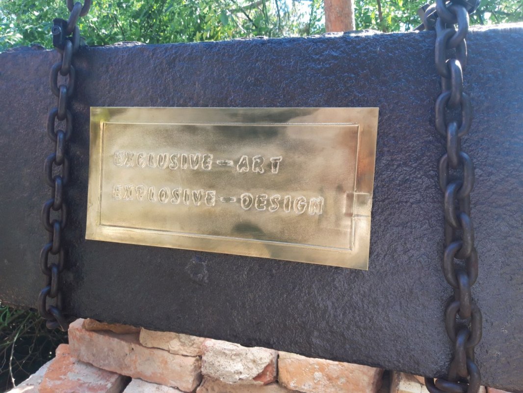 &copy; Klaus Gr&uuml;schow