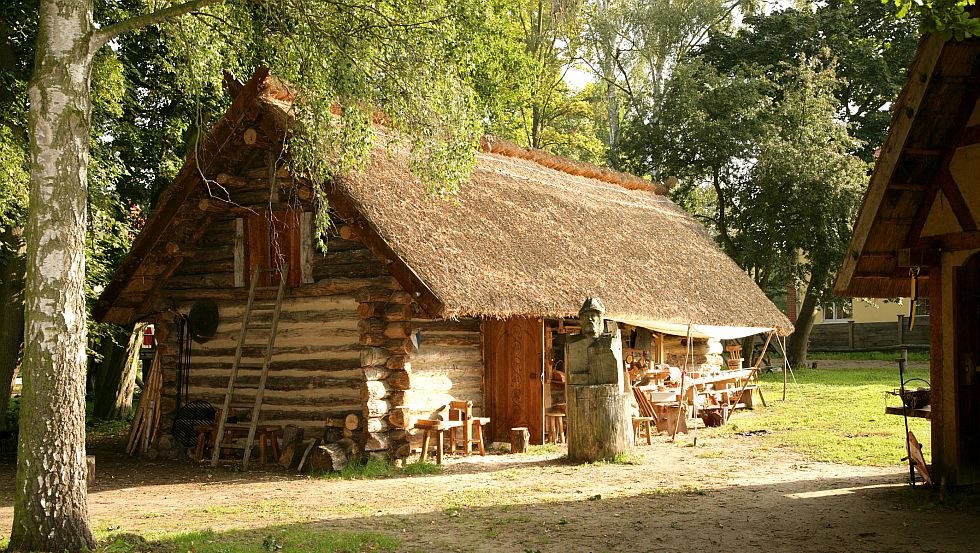 Na terenie dawnego zamku-castrum Turglowe w Torgelow można doświadczyć średniowiecza i jego rzemiosła // © Inka Müggenburg Na terenie dawnego zamku-castrum Turglowe w Torgelow można doświadczyć średniowiecza i jego rzemiosła // © Inka Müggenburg