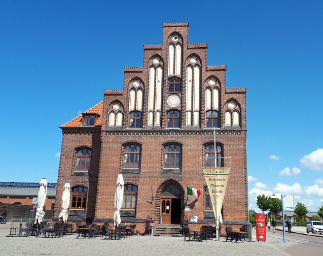 At the harbor in Wismar // &copy; adfc-Schwerin
