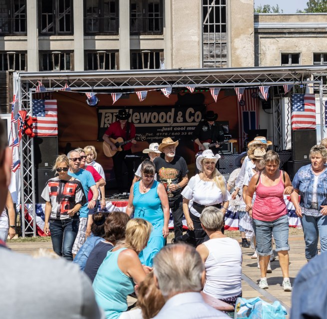 &copy; Ralf Fleischer
Am Achterwasser 13
17440 Luetow