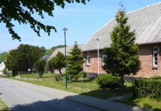 Country house seen from the street // &copy; Eva-Maria Lamprecht