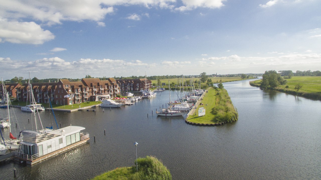 Marina entrance with view across the Uecker river to Ueckerm&uuml;nde, &copy; Lagunenstadt Ueckerm&uuml;nde