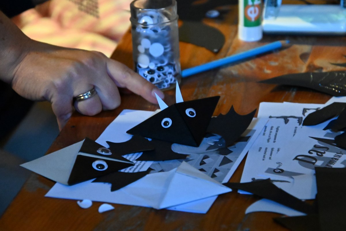 Craft Activity for Little Bat Fans // © Förderkreis Kirche Damshagen Craft Activity for Little Bat Fans // © Förderkreis Kirche Damshagen
