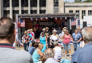 © Ralf Fleischer
Am Achterwasser 13
17440 Luetow © Ralf Fleischer
Am Achterwasser 13
17440 Luetow