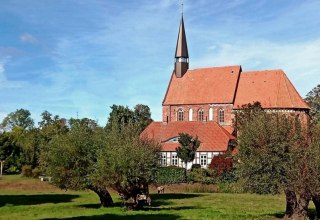 Backsteinkirche Stakow // &copy; Kontakt  Anschrift Backstein Geist und Garten e.V.