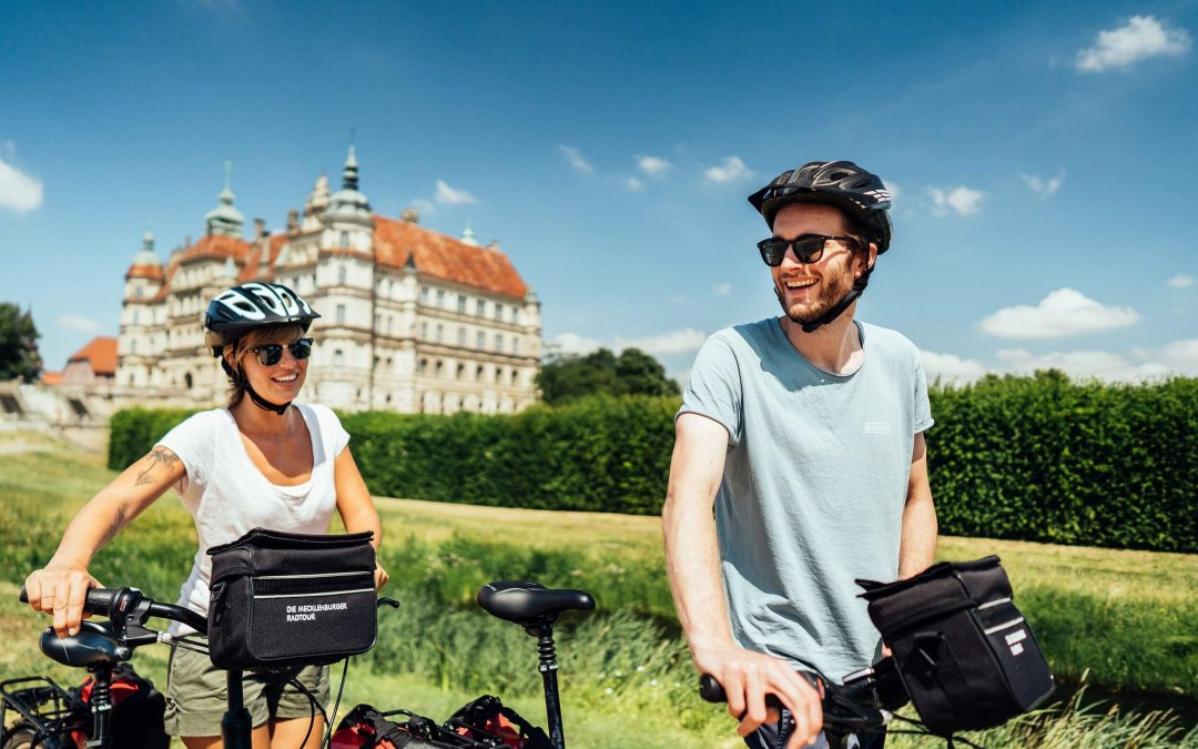 Out and about by bike at Güstrow Castle // © MV-T/Gänsicke Out and about by bike at Güstrow Castle // © MV-T/Gänsicke