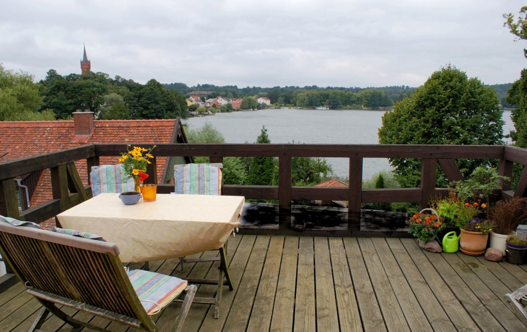 View to the west from the apartment with roof terrace, © Bernhard Pfitzner View to the west from the apartment with roof terrace, © Bernhard Pfitzner