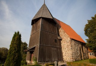 Kirche seitlich von der Südseite // © Frank Burger Kirche seitlich von der Südseite // © Frank Burger