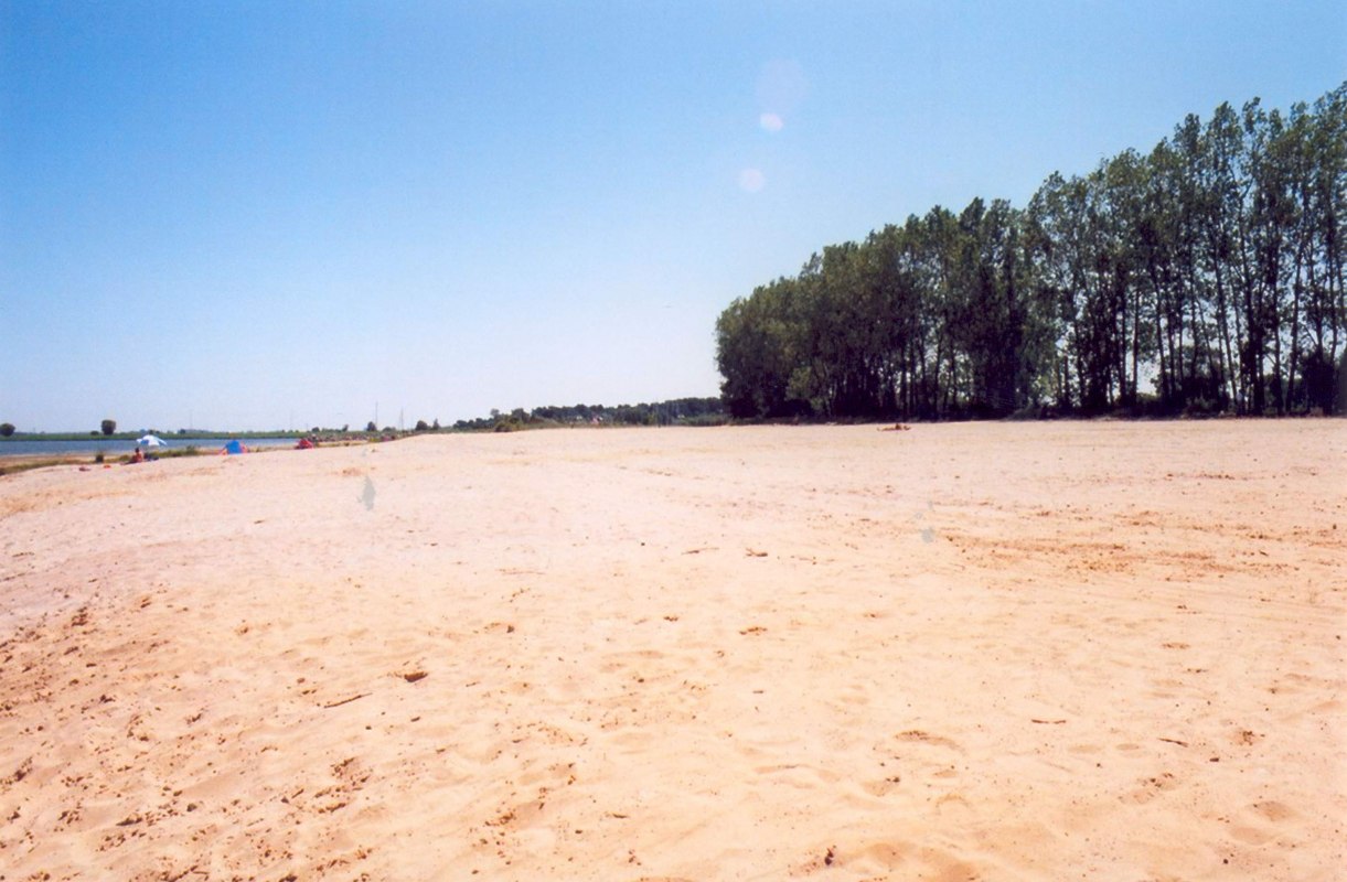Right next to the fishing port of Freest is the beach on the Peenestrom with a view of the Island of Usedom // &copy; Tourismusverband Vorpommern e. V.