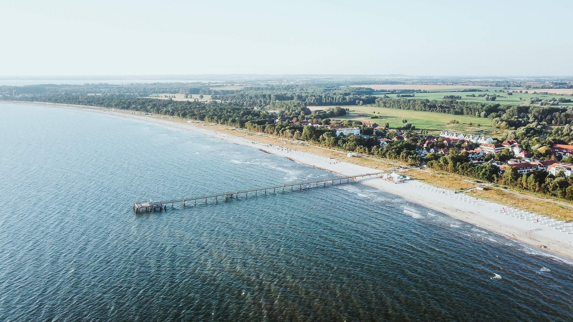 The long sandy beach of Boltenhagen. // &copy; MV-T/Friedrich