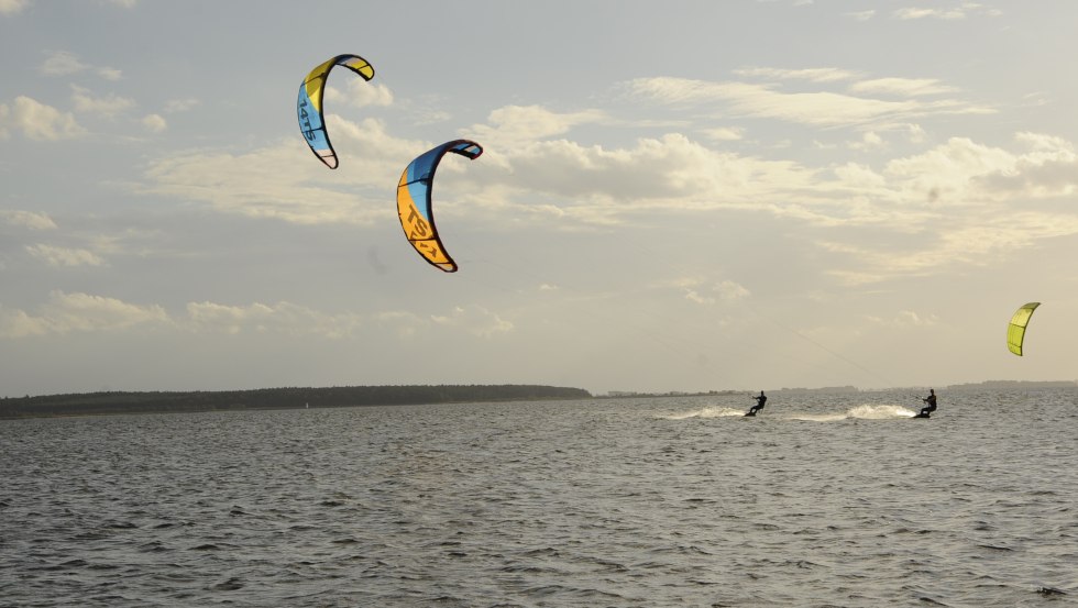 Kitesurfers off the coast of Rerik // © Kurverwaltung Rerik Kitesurfers off the coast of Rerik // © Kurverwaltung Rerik