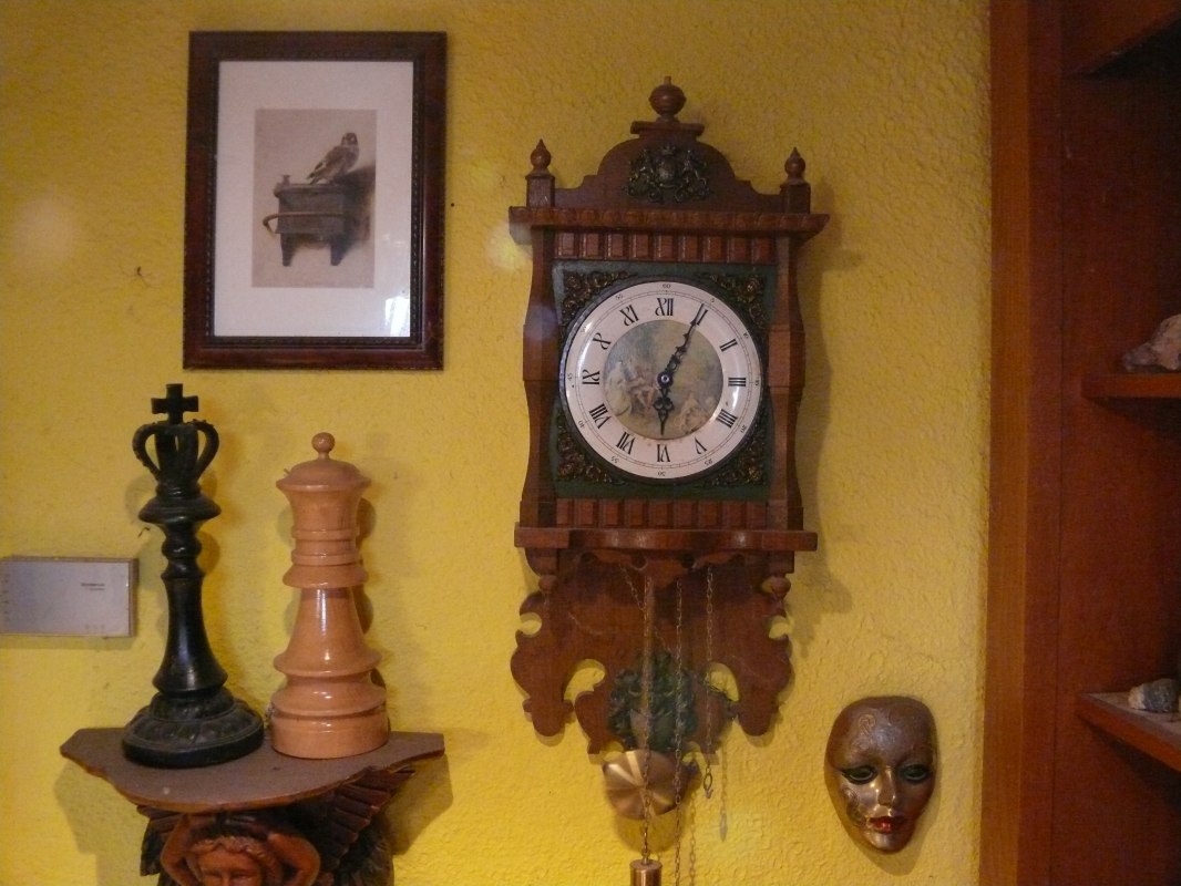 Biedermeier clock // © Peter Ramsch Biedermeier clock // © Peter Ramsch