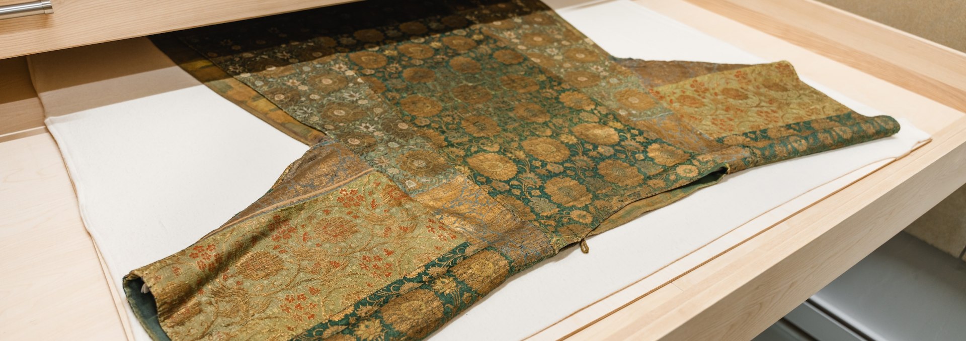 Lichten uit, paramenten aan: In het museum van Stralsund worden ook zogenaamde paramenten tentoongesteld - historische kerkgewaden uit de Hanzeperiode., © TMV/Gross