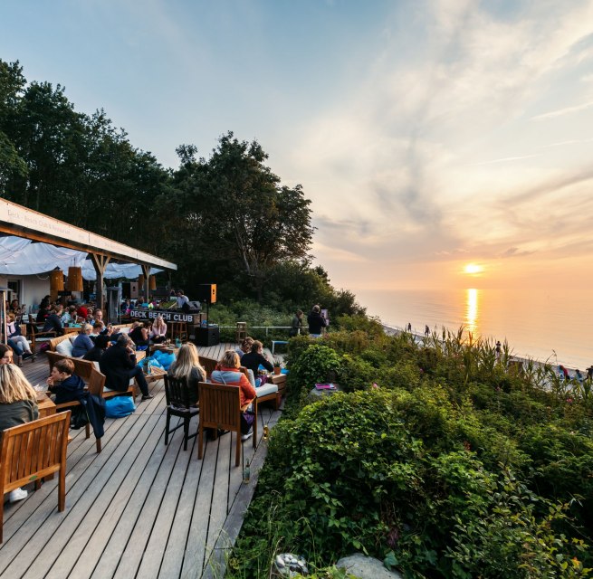 Zachód słońca w Deck Beach Club w Heiligendamm nad Morzem Bałtyckim, © TMV/Tiemann
