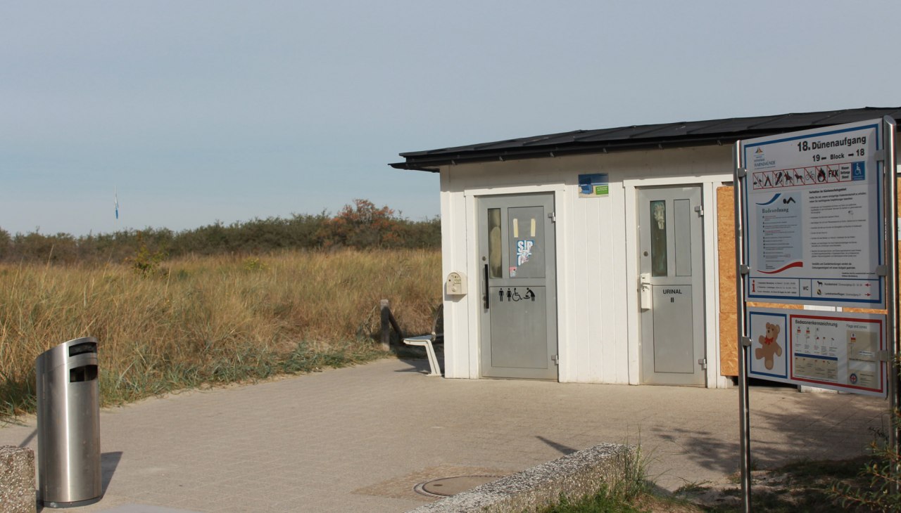 Drempelvrije toegang tot het strand 18 incl. toiletvoorzieningen in Warnemünde, © TZRW