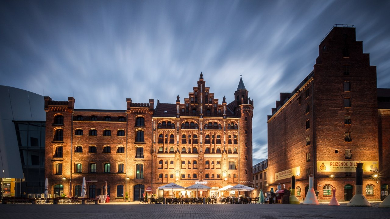 Pamięć 8, &copy; TZ HST