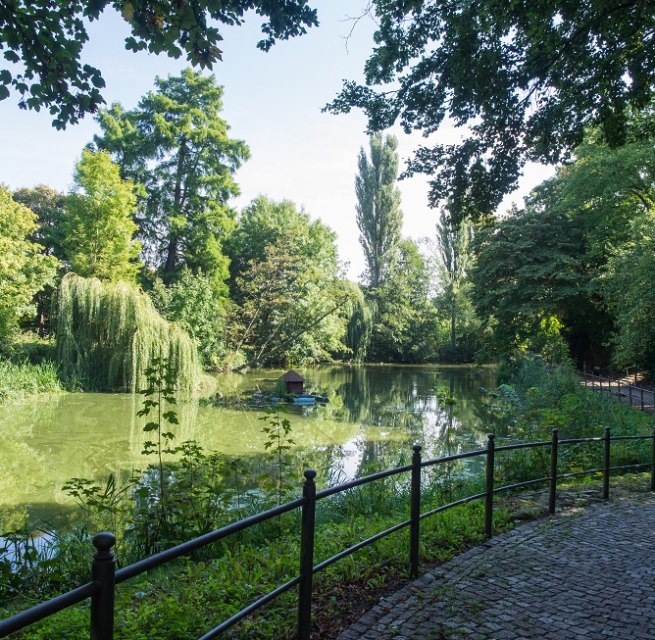 Ścieżka wzdłuż Mühlenbach. // © Frank Burger Ścieżka wzdłuż Mühlenbach. // © Frank Burger