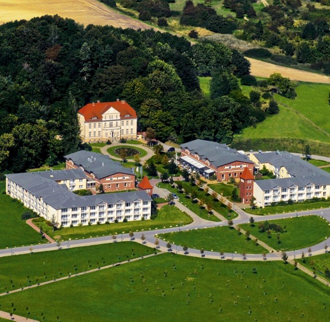 Luchtfoto van het Precise Resort R&uuml;gen // &copy; Sunday Resort