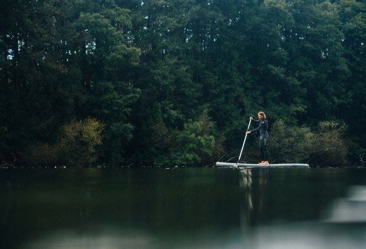 Op pad op de Granzower Möschen in het Mecklenburgse merengebied met de SUP, © TMV/Gänsicke