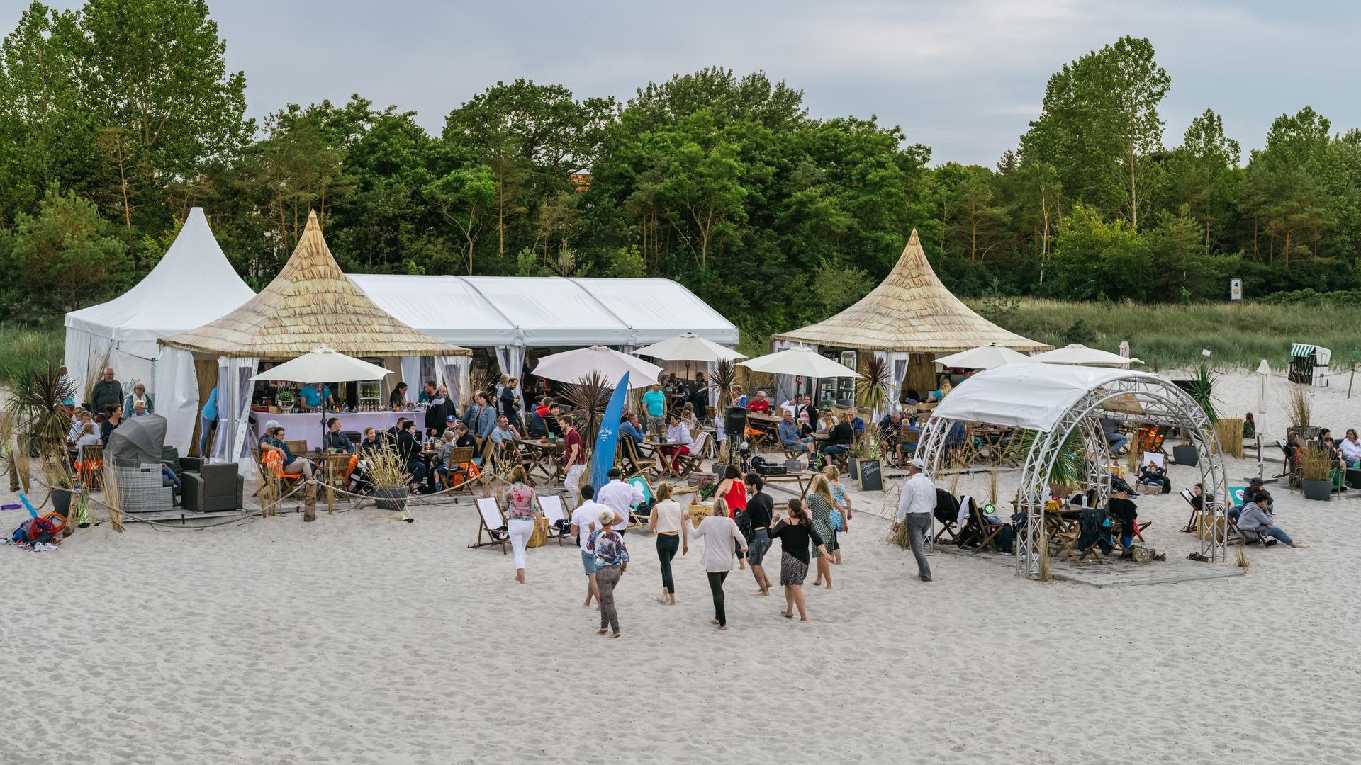 Puur vakantiegevoel - de strandbar op het droomstrand van Boltenhagen, © TMV/Tiemann