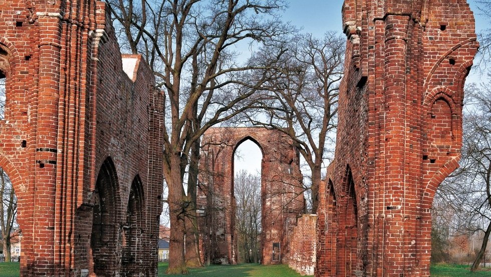 Landmark of Greifswald and achieved world fame by romanticist Caspar David Friedrich: The Eldena Monastery Ruins // &copy; MV-T/Grundner