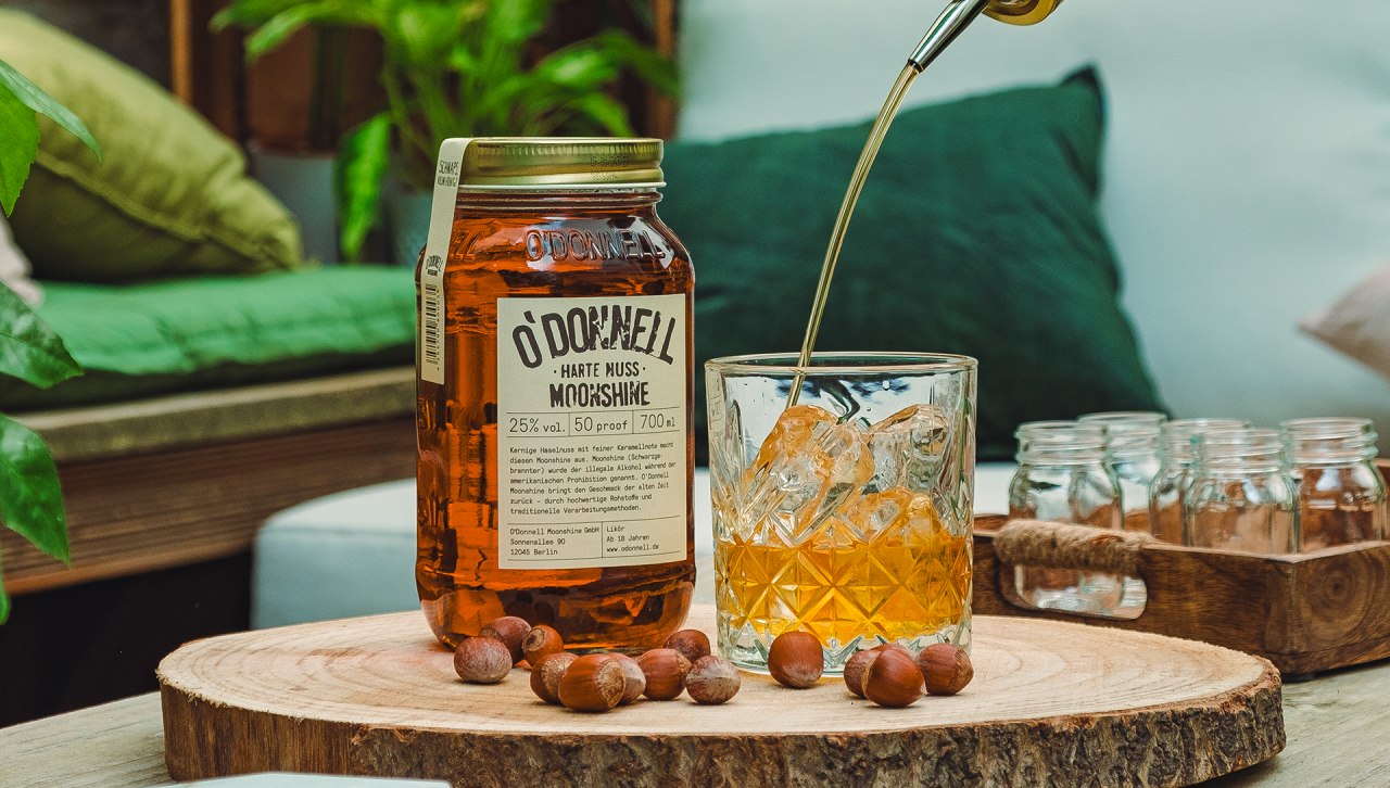 Degustacja bimbru z dystrybutorem O'Donnell Moonshine Tino J&uuml;rgensem. // &copy; O'Donnell Moonshine / O'Donnell Moonshine