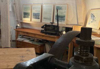 In het schildersatelier van de molen Ahrenshoop // &copy; Fred Lautsch