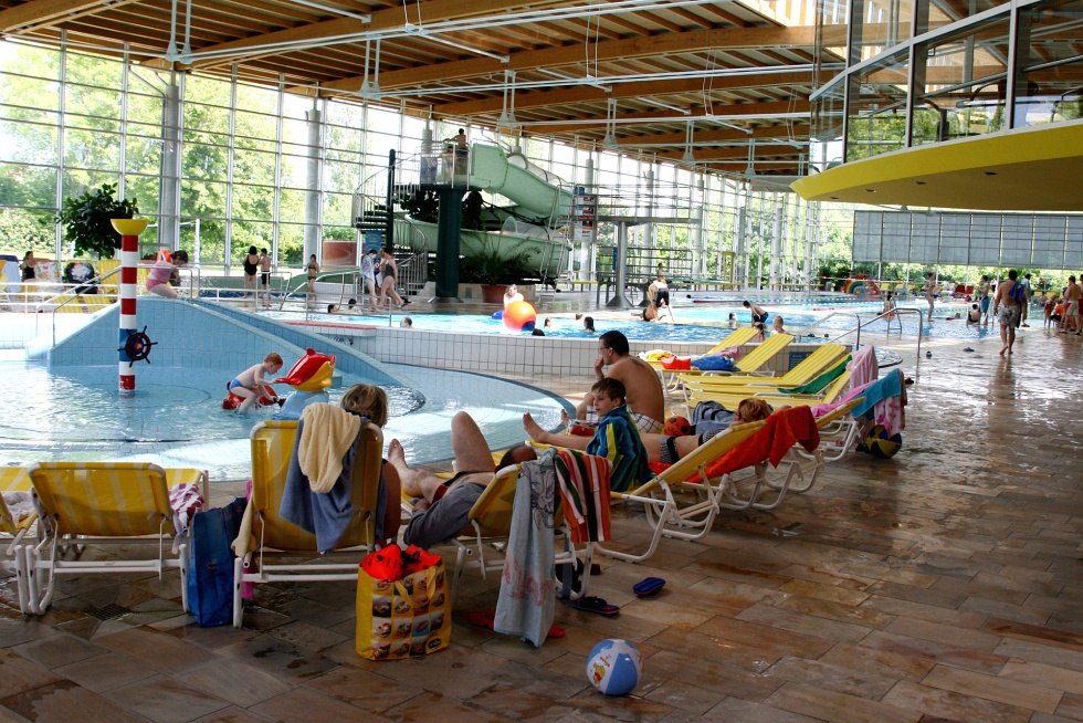 Familiedag in het recreatiezwembad // © David Ritter / © Freizeitbad Greifswald Familiedag in het recreatiezwembad // © David Ritter / © Freizeitbad Greifswald