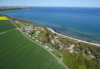 Luchtfoto van KNAUS Camping- en Vakantiepark Rügen // © Helmut Knaus KG Luchtfoto van KNAUS Camping- en Vakantiepark Rügen // © Helmut Knaus KG