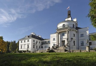 Inmitten eines über 100 Hektar großen Landschaftsparks liegt das Schlosshotel Burg Schlitz // © Schlosshotel Burg Schlitz/Petra Stüning Photografie Inmitten eines über 100 Hektar großen Landschaftsparks liegt das Schlosshotel Burg Schlitz // © Schlosshotel Burg Schlitz/Petra Stüning Photografie