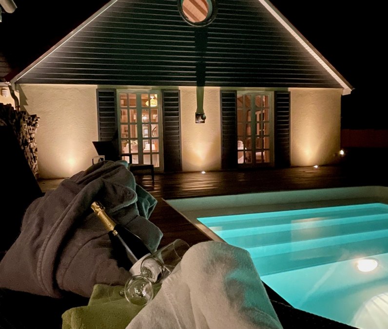 Outdoor pool, © Fleesensee Resort & SPA