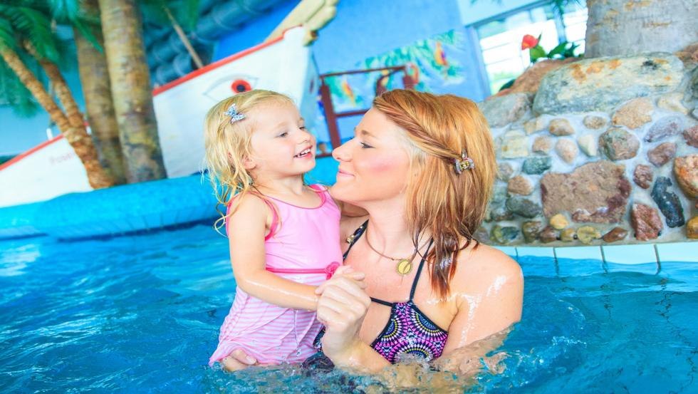 Stroomgeul en whirlpoolboot "Poseidon" erg populair bij gezinnen, © Oase Güstrow