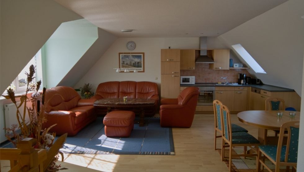 Woonkamer met kitchenette in de vakantiewoning Küchenmeister, © Bernd Küchenmeister