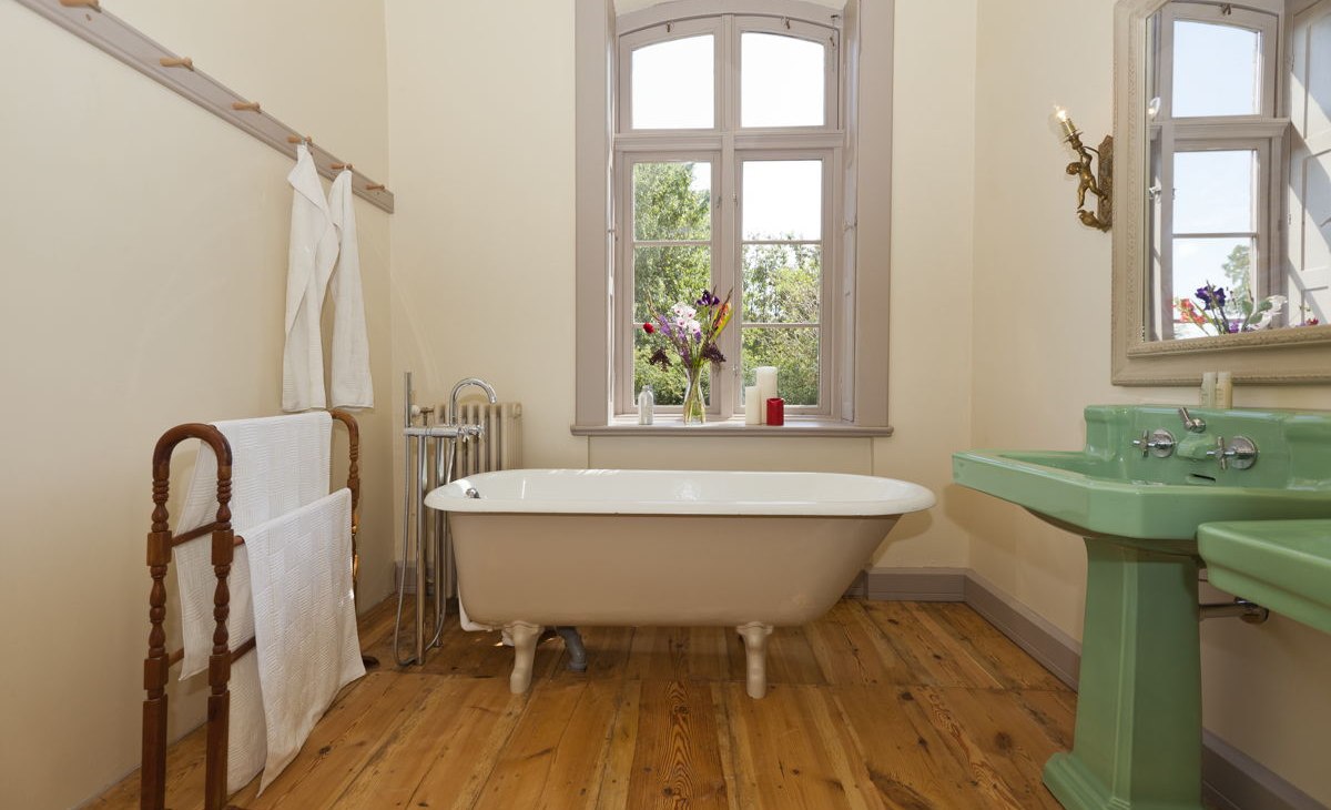 Badkamer in de vakantiewoning Rheinsberg in het landhuis Lexow, © Gutshaus Lexow